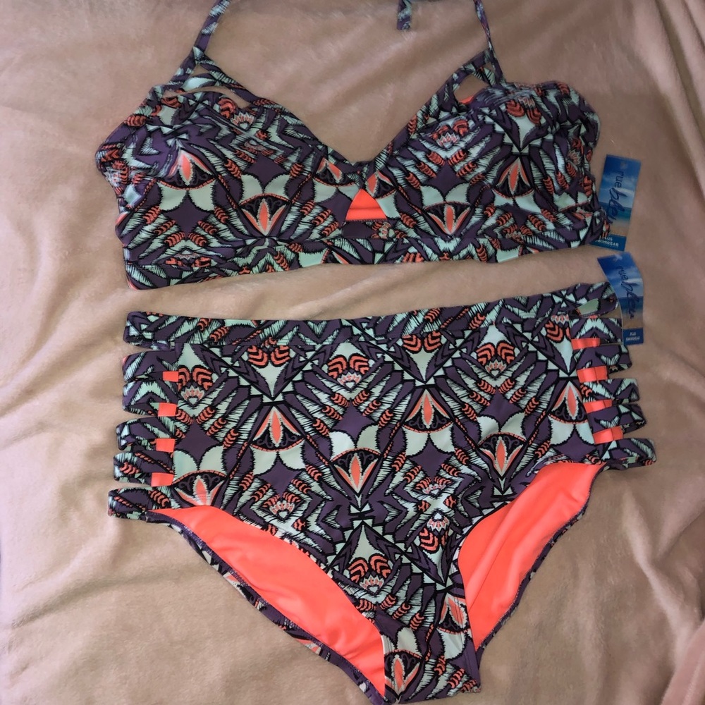 2 piece bathing suit ! (3x) 💕
